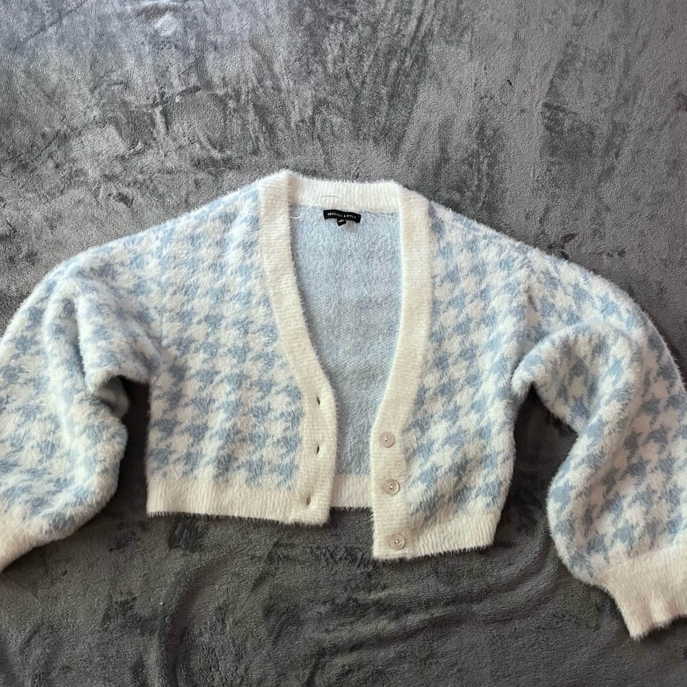 Kendall&Kylie blue/white sweater